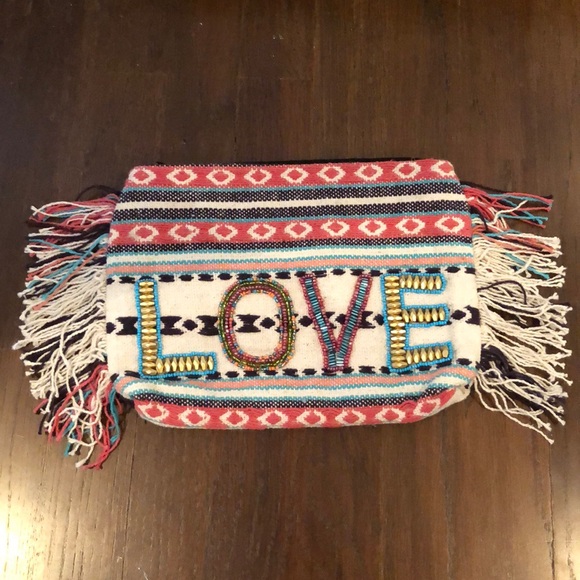 “LOVE” toiletry bag with fringe - Picture 1 of 3